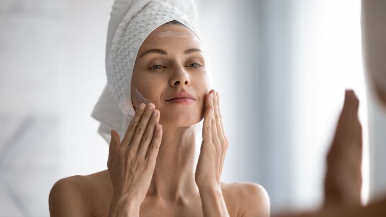 LaRochePosay-ArticlePage-Sensitive-Feuchtigkeitspflege-Frau