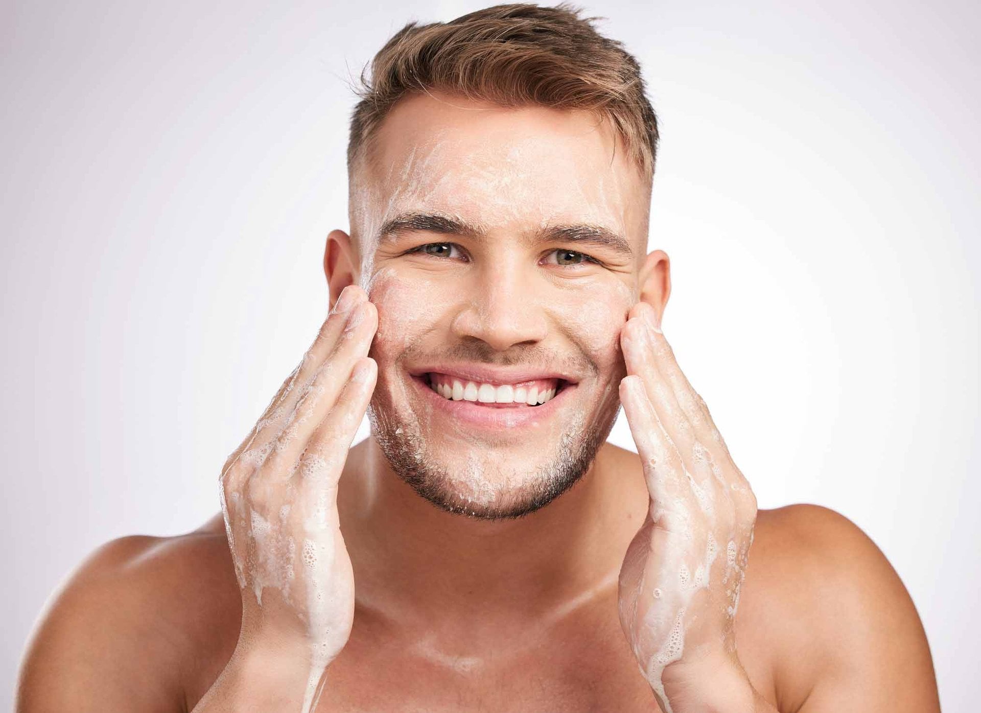 Gesichtsreinigung Mann