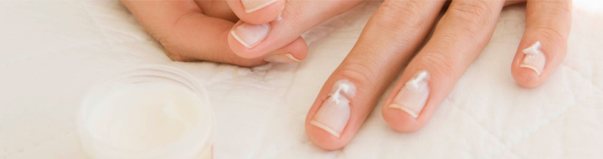 lrp-oncology-2021-sitecore-side_effects_nails-header_banner