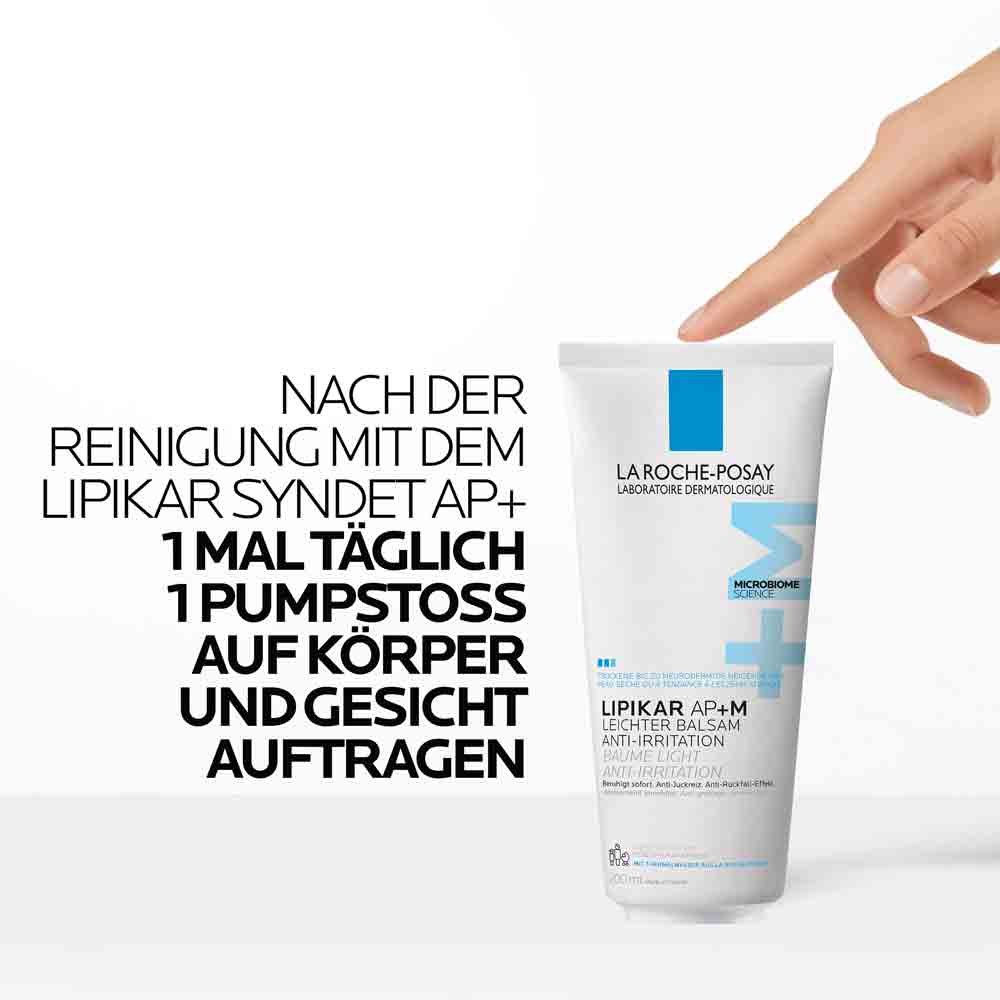 Lipikar Leichter Balsam AP+M neben Text zur Anwendung: Nach der Reinigung mit Lipikar Syndet AP+ einmal täglich auftragen.
