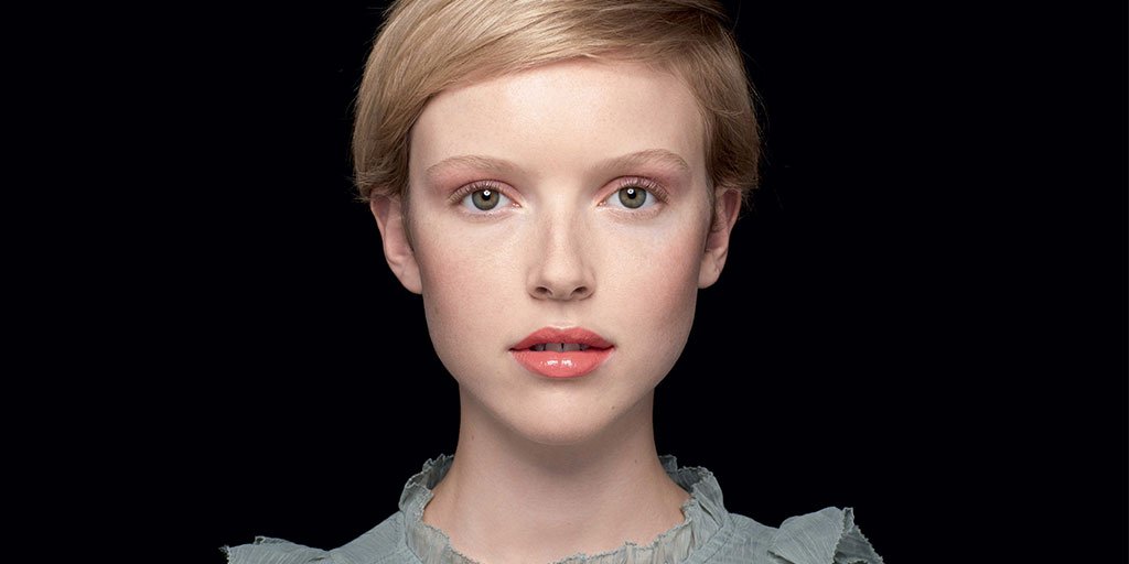 Wie Sie Akne-Narben und Pickelmale mildern : Ursachen ...