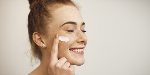 Intensive Pflege für trockene Gesichtshaut | La Roche Posay